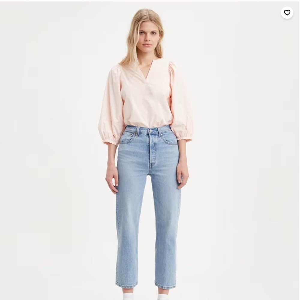 Levi light wash ribcage straight ankle jean, size 29